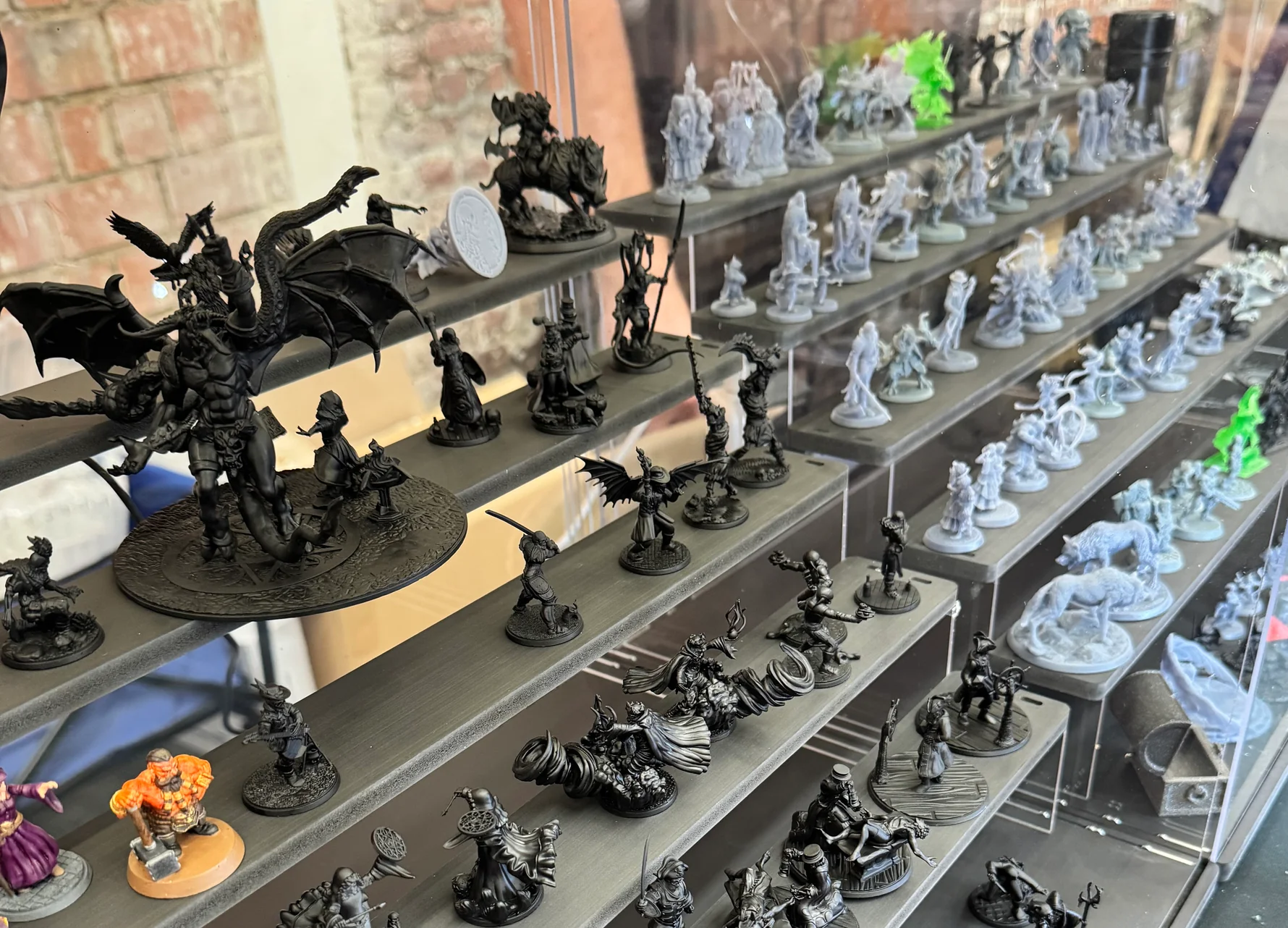 243_576_23_background_scaleton.jpg